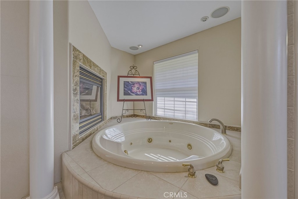 1282 Carolina, Merced, CA 95340