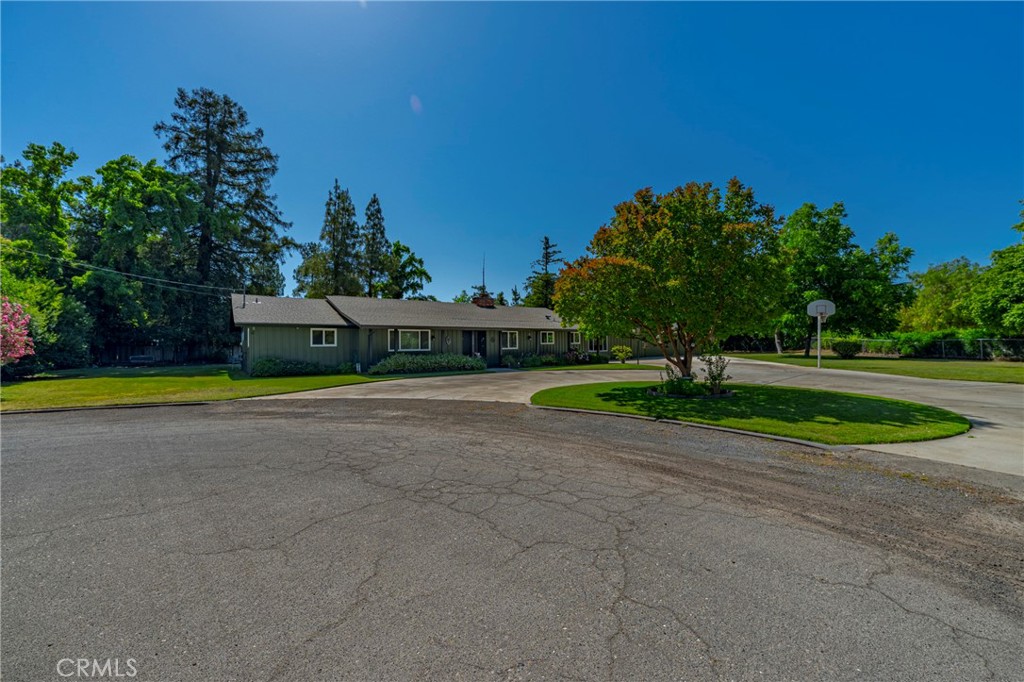 6090 Country Club Pl, Merced, CA 95340