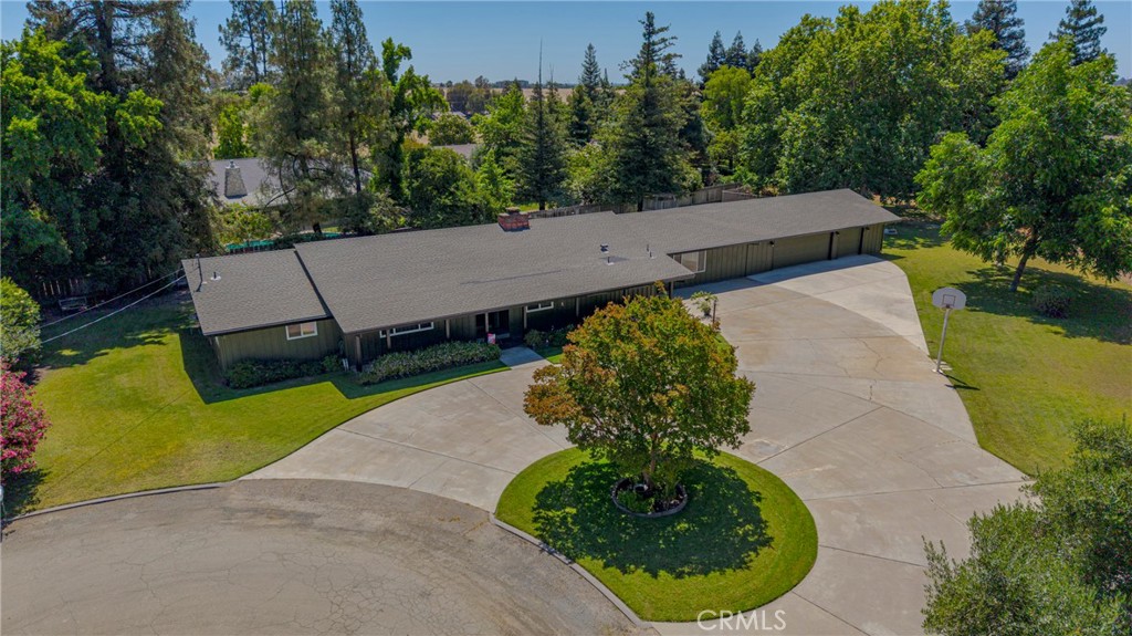 6090 Country Club Pl, Merced, CA 95340