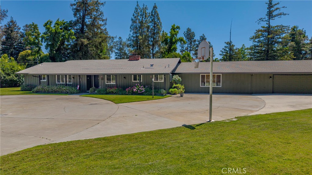 6090 Country Club Pl, Merced, CA 95340