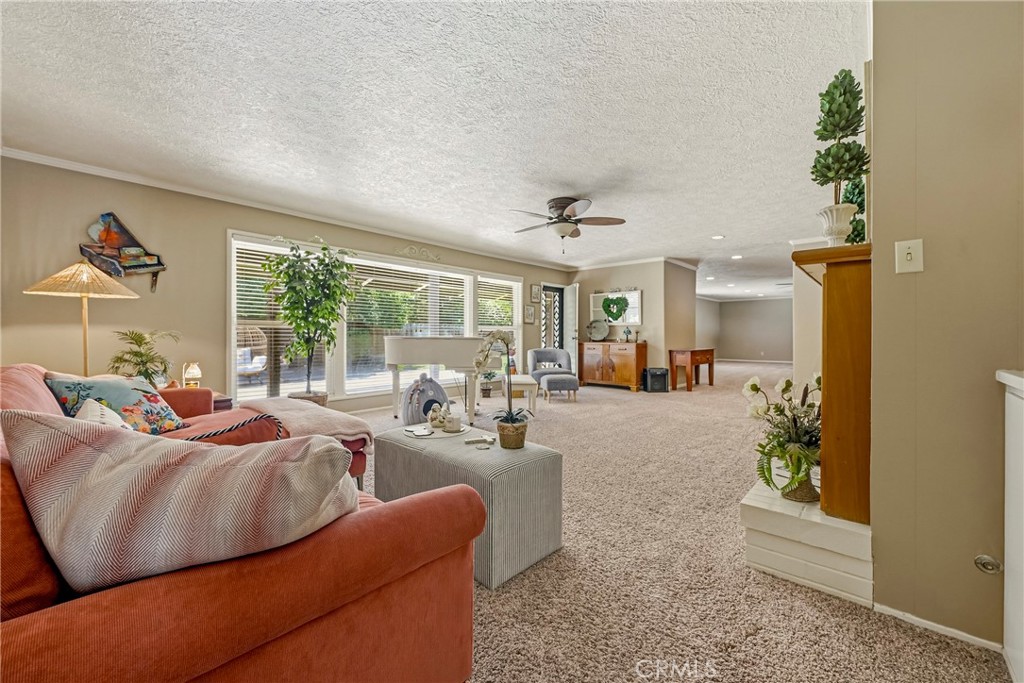 6090 Country Club Pl, Merced, CA 95340