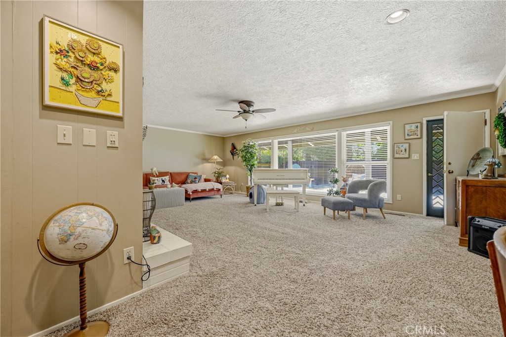 6090 Country Club Pl, Merced, CA 95340