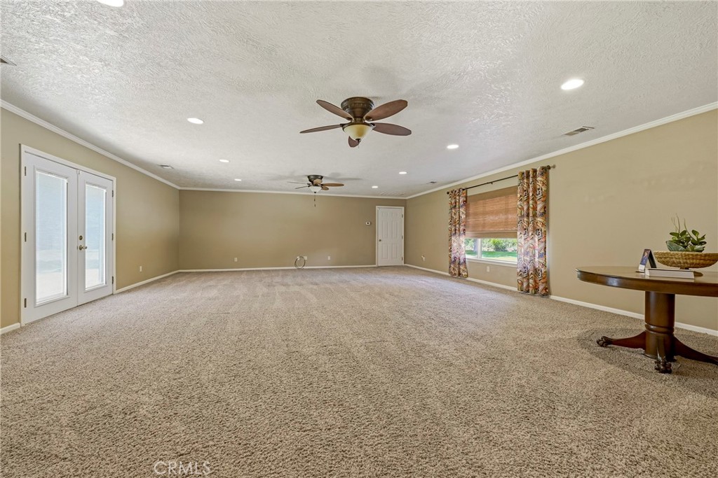 6090 Country Club Pl, Merced, CA 95340