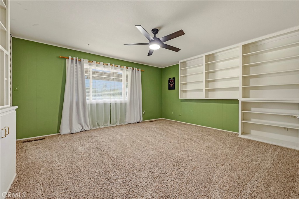 6090 Country Club Pl, Merced, CA 95340