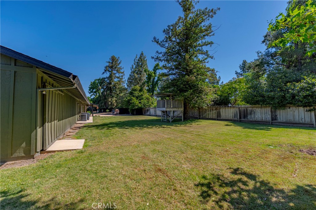 6090 Country Club Pl, Merced, CA 95340