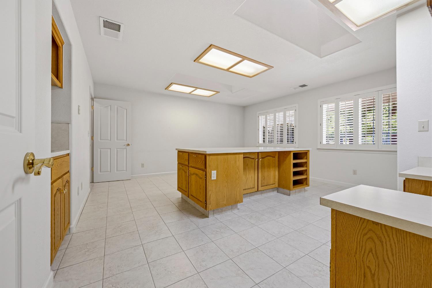 2394 E South Bear Creek Dr, Merced, CA 95340