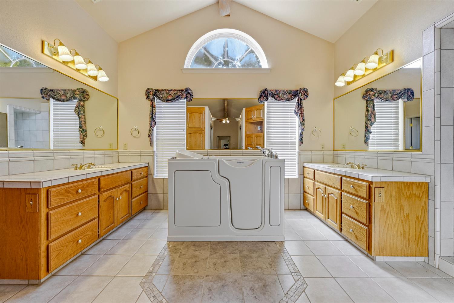 2394 E South Bear Creek Dr, Merced, CA 95340