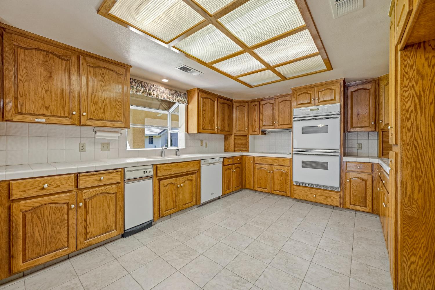 2394 E South Bear Creek Dr, Merced, CA 95340