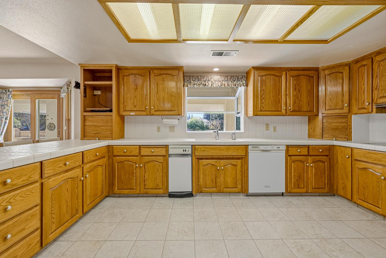 2394 E South Bear Creek Dr, Merced, CA 95340