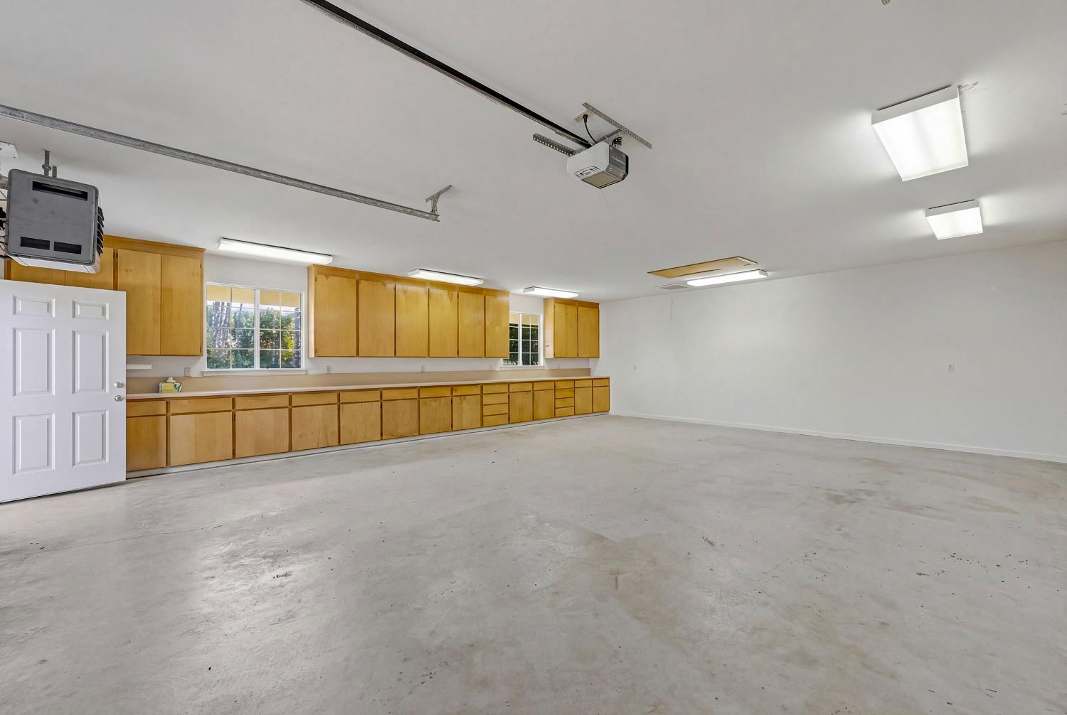 2394 E South Bear Creek Dr, Merced, CA 95340