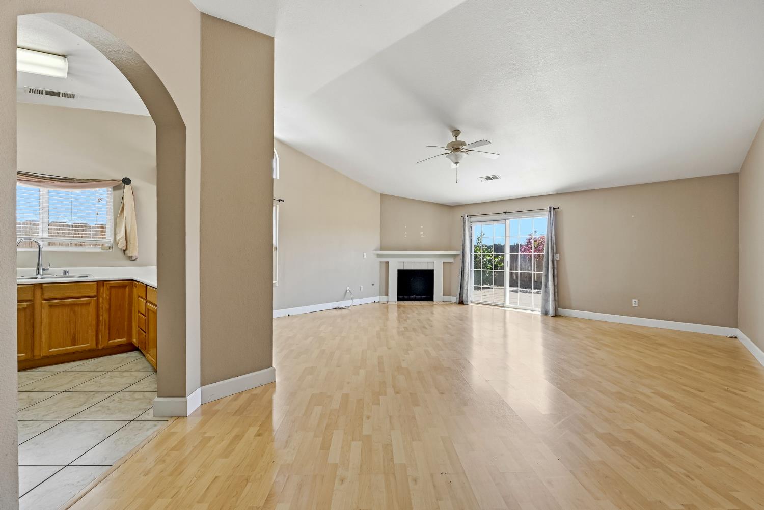 612 Los Altos Dr, Atwater, CA 95301